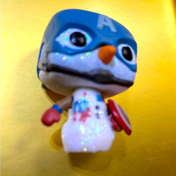 FUNKO MARVEL 2022 HOLIDAY ADVENT POCKET POP CAPTAIN AMERICA GLITTER SNOWMAN 1.5” - Picture 7 of 9